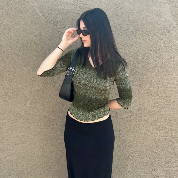 🖤💚90’S RUFFLE ARM TOP💚🖤 - Picture 2 of 3